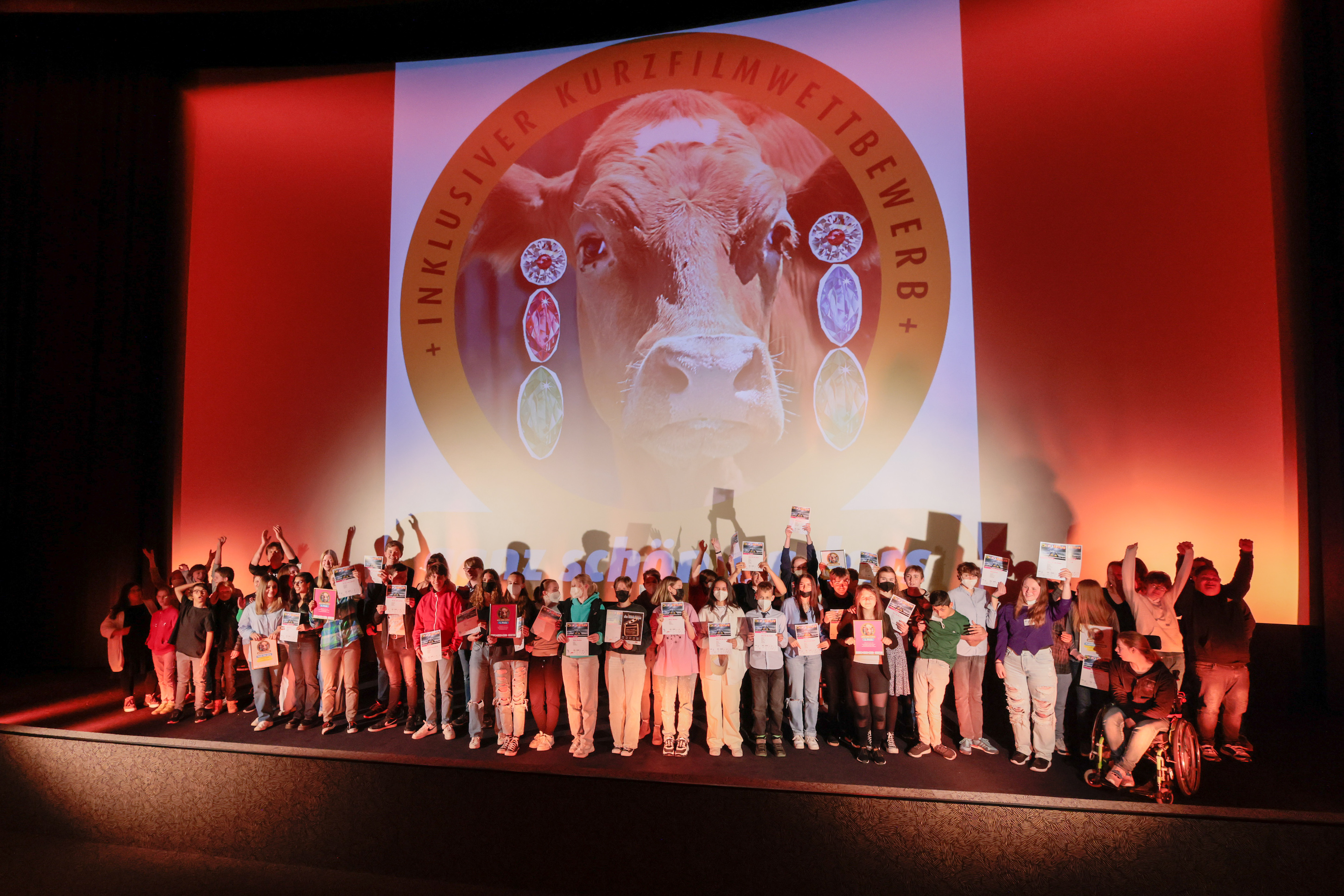 Filmparty: 350 Schüler:innen feiern ihre Preise im Astor Kino Hannover